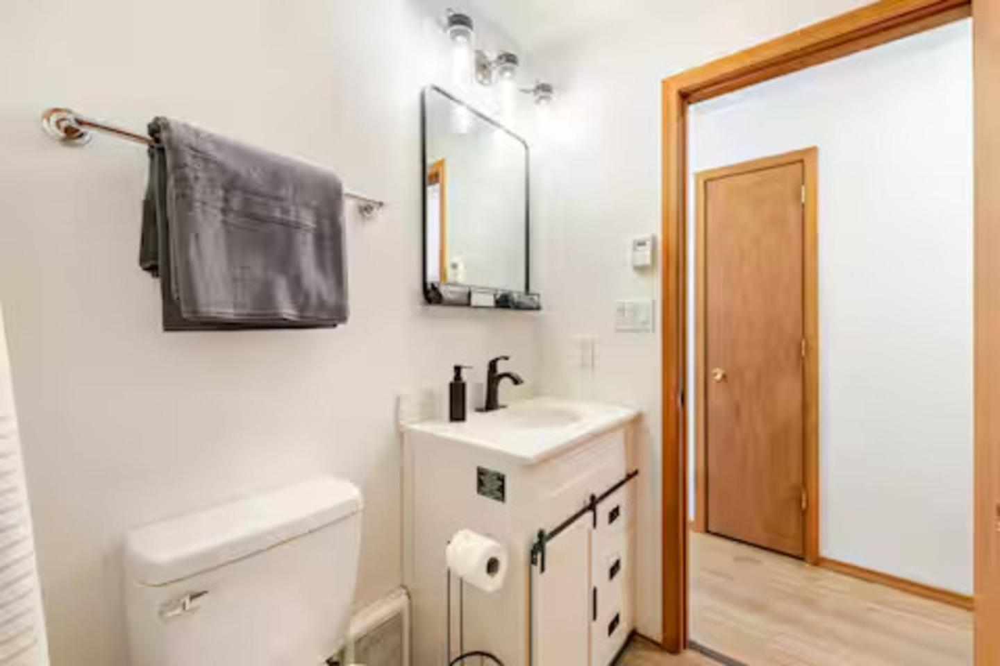Cozy Cabin At Poconos With Hot Tub And Fire Pit East Stroudsburg Buitenkant foto
